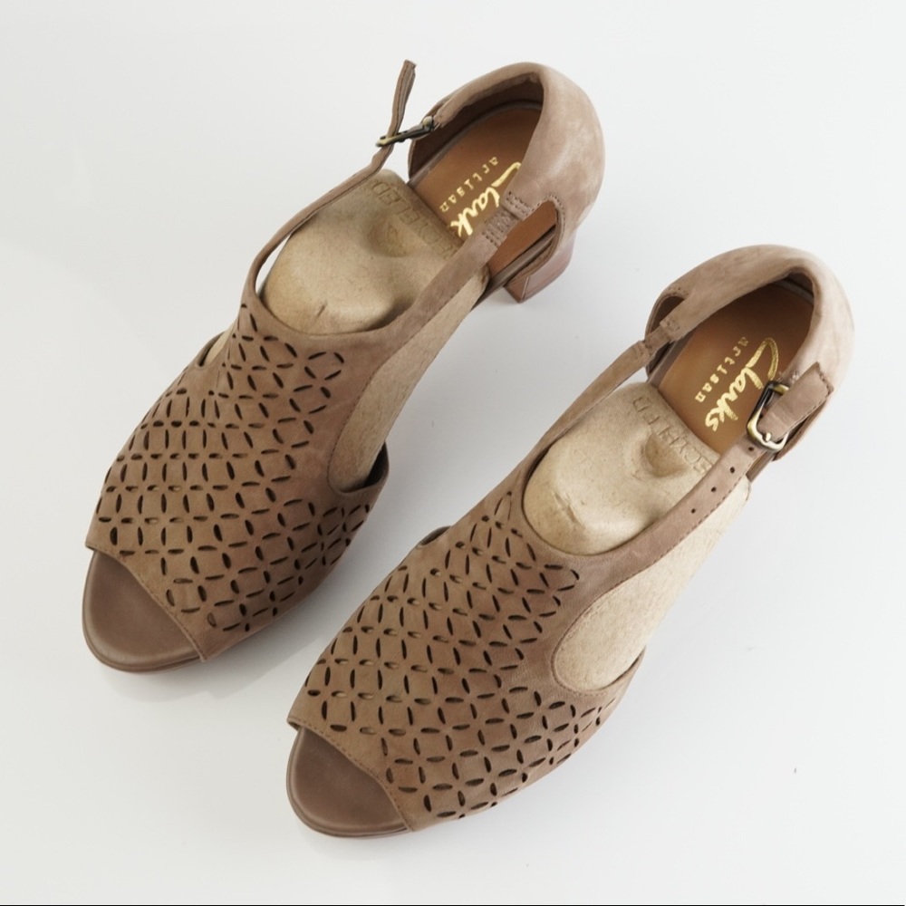Clarks heels